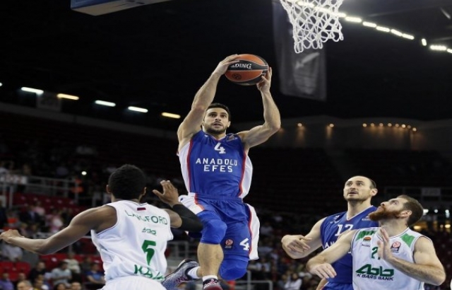 Anadolu Efes Avrupa'ya Kazan galibiyetiyle başladı