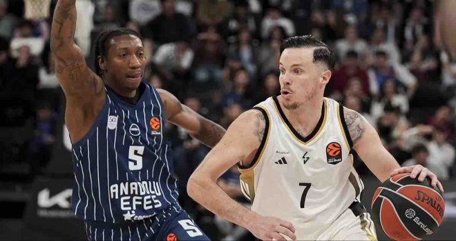 Anadolu Efes evinde LDLC Asvel'e kaybetti