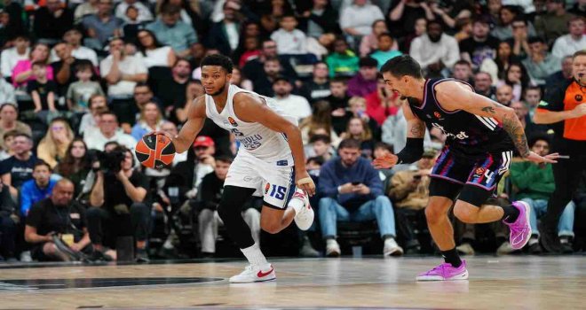 Anadolu Efes, Paris Basketball engelini aştı