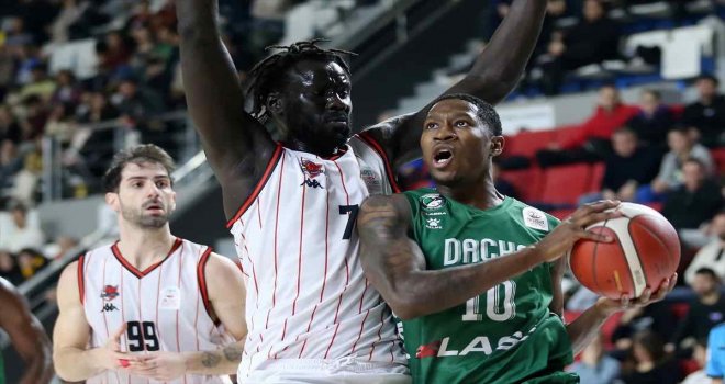 Darüşşafaka serisini Manisa'da sürdürdü