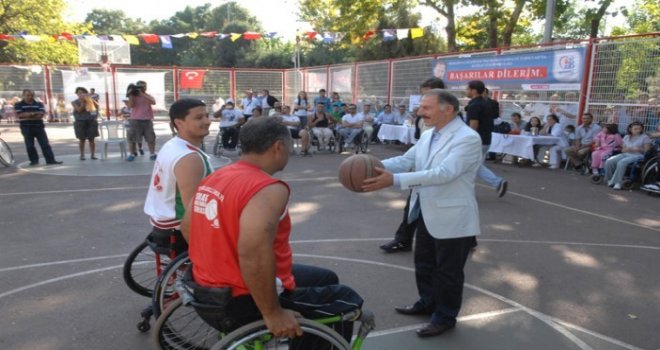 Engelsiz sokak basketbolu nefes kesti