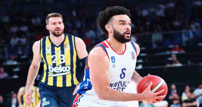 Fenerbahçe Beko'yu eleyen Anadolu Efes finalde