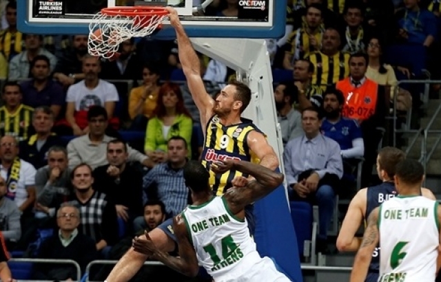Fenerbahçe Ülker, Panathinaikos'tan rövanşı aldı