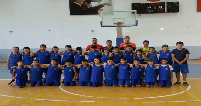 Geleceğin basketbol yıldızları Antalya’da yetişiyor