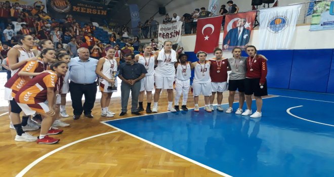 Kadınlar Özgecan Basketbol Turnuvası'nda şampiyon Galatasaray
