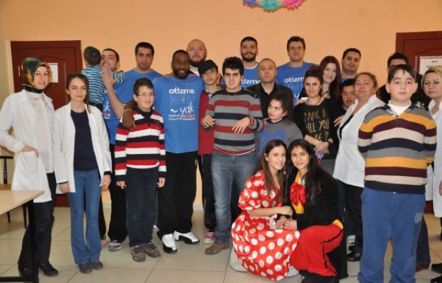 Mondi Melikşah Üniversitesi otizmli öğrencilerle buluştu
