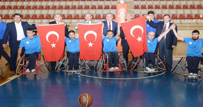 Pamukkale Belediyespor tekerlekli sandalye basketbol takımı kurdu