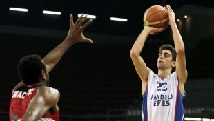 Anadolu Efes farka koştu