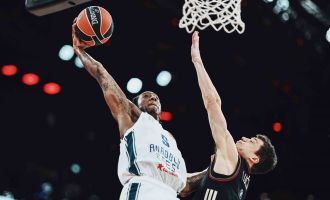 Anadolu Efes son saniyede galip...