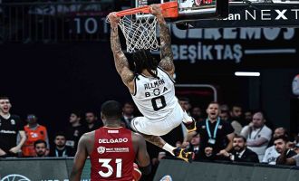 Beşiktaş, Galatasaray'ı rahat yendi 1-0 öne geçti