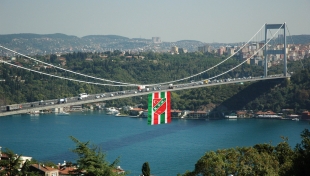Boğaza 100 metrelik Kaf Kaf bayrağı