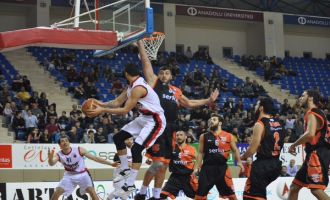 Eskişehir Basket'ten Adanaspor'a 30 fark