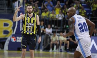 Fenerbahçe Beko 1-0 öne geçti