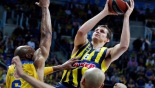 Fenerbahçe Ülker, Maccabi karşısında 1-0 önde 