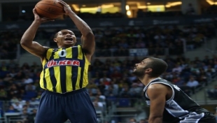 Fenerbahçe Ülker, şampiyon Spurs'a kaybetti