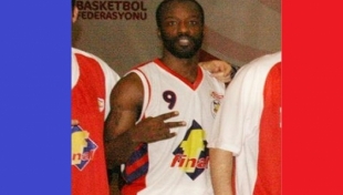 Holmes attı Final Spor kazandı...