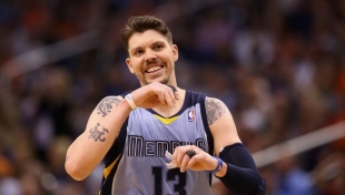 MILLER, LEBRON'UN YANINA GİTTİ