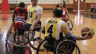 Tekerlekli Sandalye Basketbol Bölgesel Ligi'nde şampiyon Buca Belediyespor