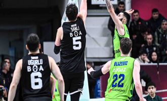 TOFAŞ'ı eleyen Beşiktaş yarı finalde 