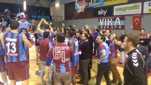 Trabzonspor grubunu namağlup lider bitirdi