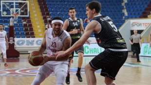 Trabzonspor Avusturya'da liderlik peşinde