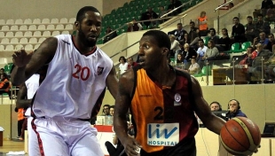 Uşak Sportif, Galatasaray'a fark attı