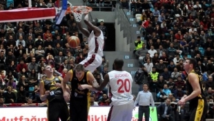 Uşak Sportif, Telekom'u gözüne kestirdi
