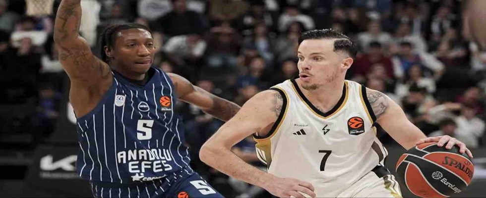 Anadolu Efes evinde LDLC Asvel'e kaybetti
