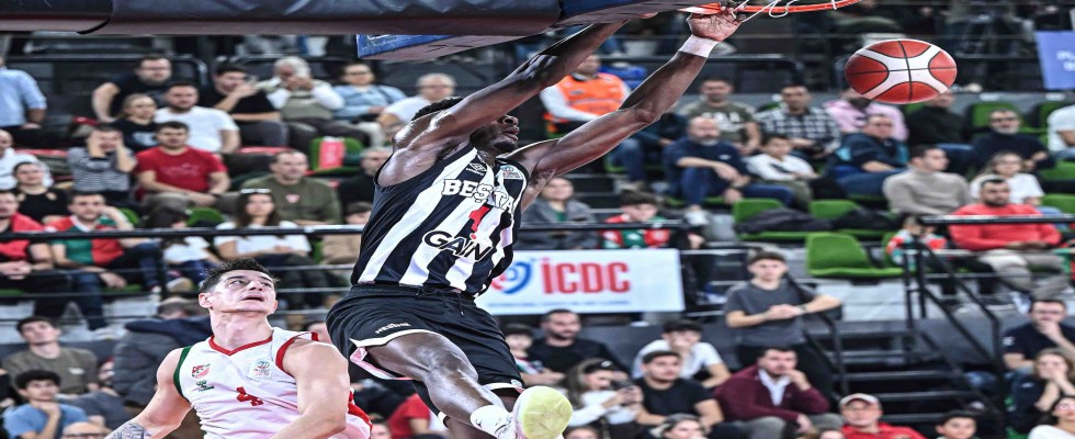 Beşiktaş, Karşıyaka'da namağlup ünvanını korudu