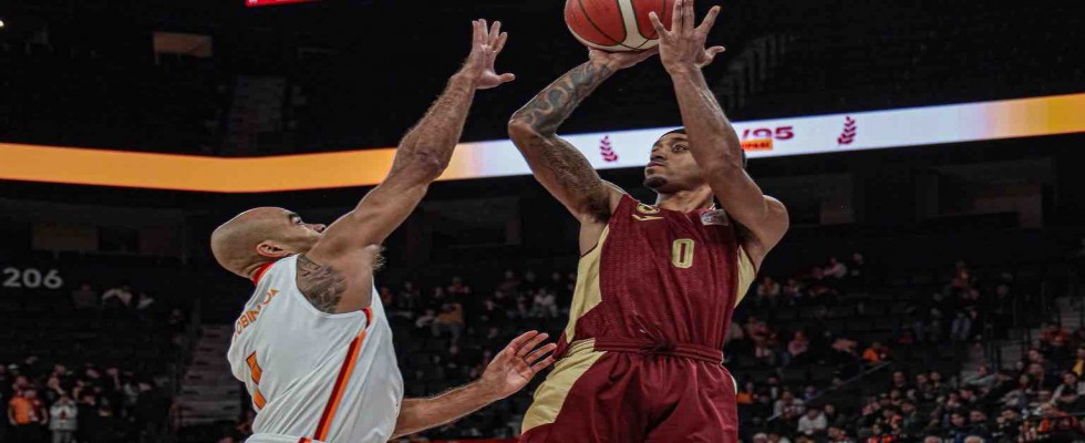 Trabzonspor, Galatasaray'ı İstanbul'da yendi