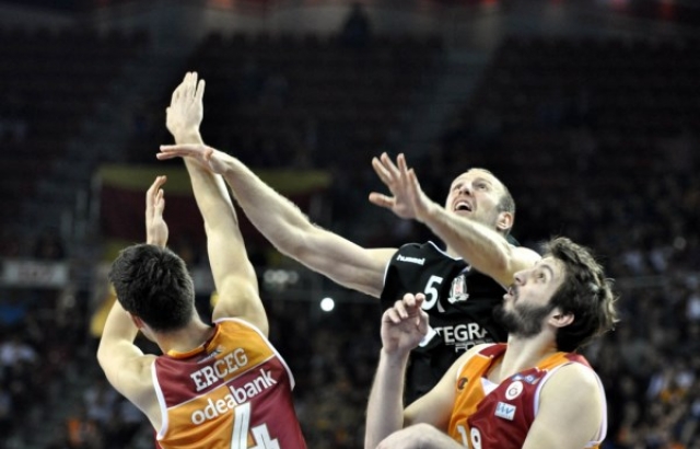  BEŞİKTAŞ'I GEÇEN GALATASARAY YARI FİNALDE