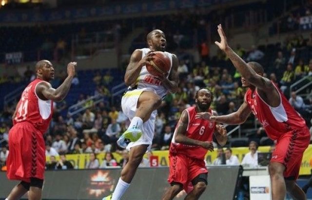  FENERBAHÇE ÜLKER UŞAK'TA ÇOK RAHAT