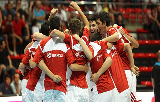  Genç Erkek Milli Takım Sakarya'da Kampa Giriyor