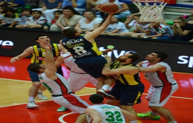  İLK FİNALİST FENERBAHÇE ÜLKER