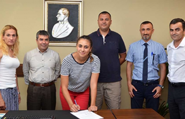  Mersin Üniversitesi İki Oyuncusuyla Sözleşme Yeniledi 