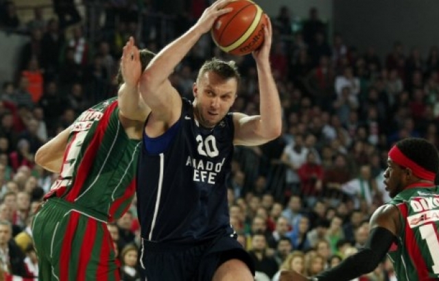  PINAR KARŞIYAKA PES ETMEDİ