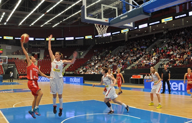  Potanın Perileri Çek Cumhuriyeti'ne Mağlup...