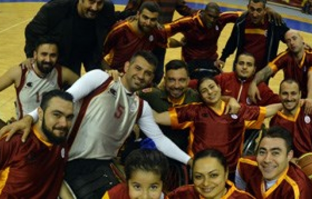  SÜPER LİG'DE ŞAMPİYON ENGELSİZ ASLANLAR