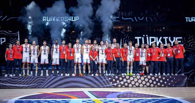 12 Dev Adam Avrupa İkincisi