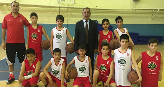 12 Dev Adam Basketbol Okulları Bitlis antrenmanlarına başladı.