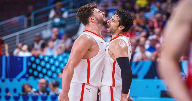 12 Dev Adam yarı finalde...