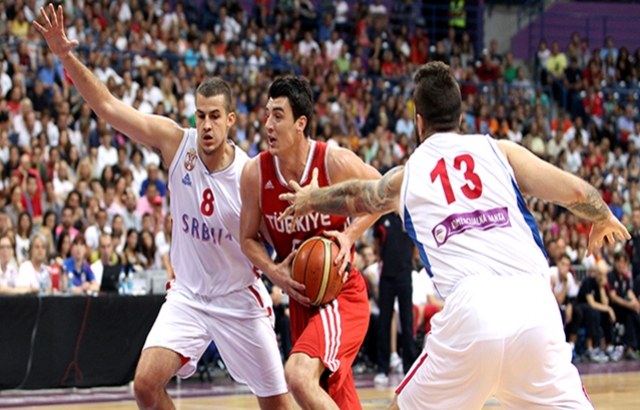 12 Dev Adam Yunanistan'a konuk oluyor...