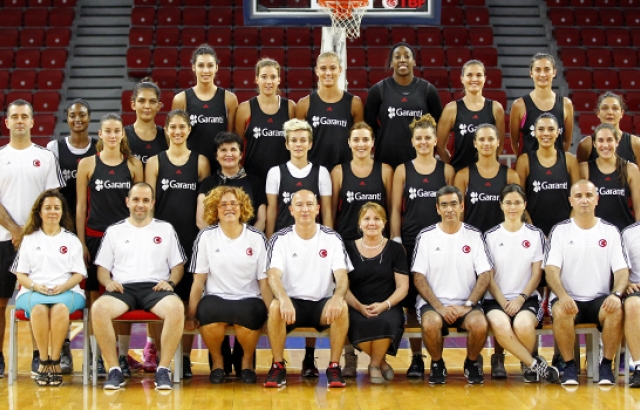 A MİLLİ KADIN TAKIM ÇALIŞMALARA BAŞLADI