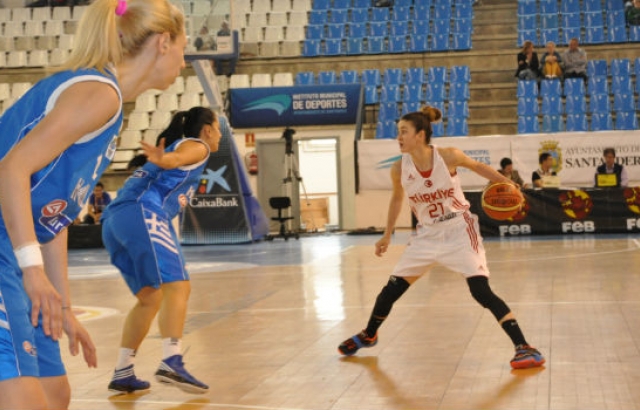 A Milli Kadınlar, Yunanistan'ı yendi