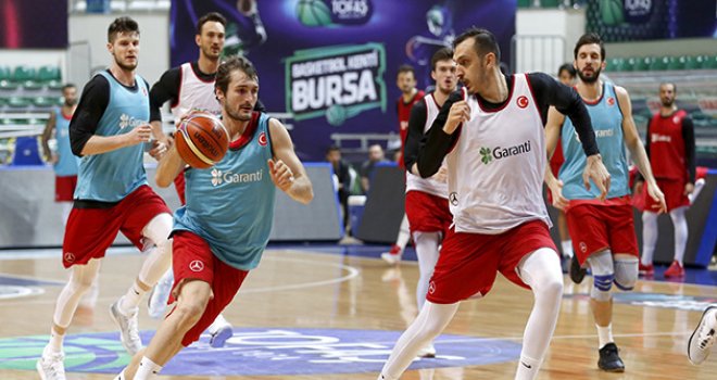 A Milli Takım ilk çalışmasını yaptı...