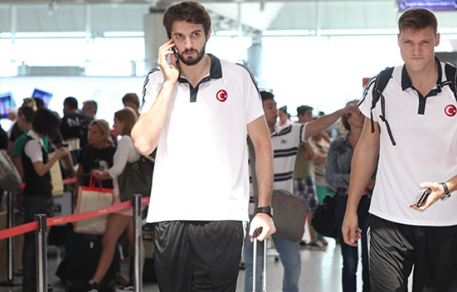 A Milli Takımımız İspanya'ya gitti