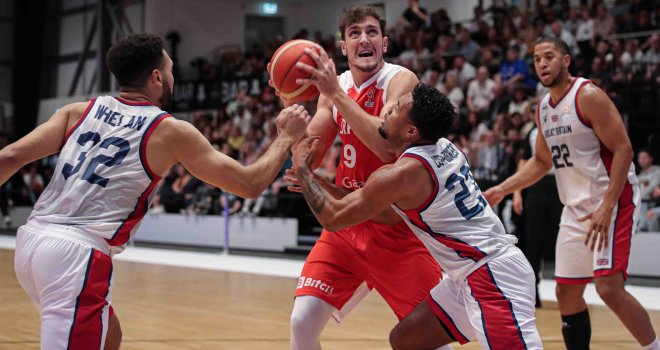 A Milliler Büyük Britanya'yı deplasmanda yendi