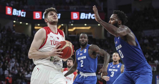 A Milliler Büyük Britanya'yı mağlup etti