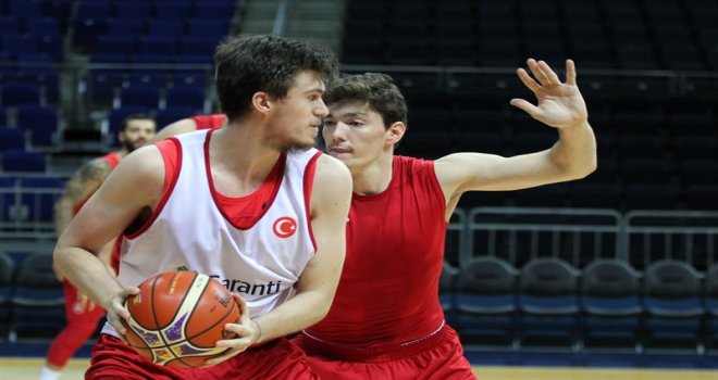 A Milliler çalışmalarını İstanbul'da sürdürüyor