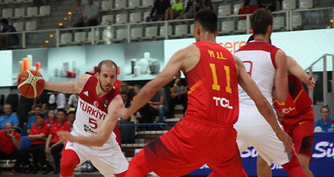 A Milliler, Filipinler ile karşılaşıyor